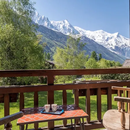 De L'aiguille With View On Mont Blanc *