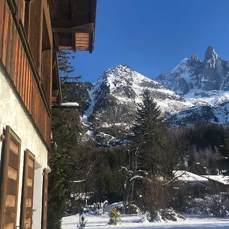 De L'aiguille With View On Mont Blanc