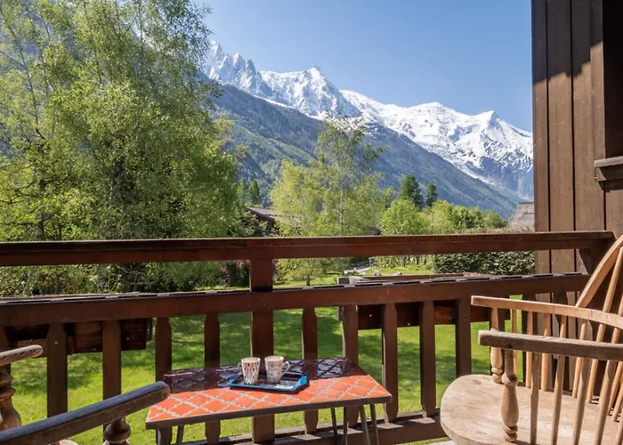 De L'aiguille With View On Mont Blanc *