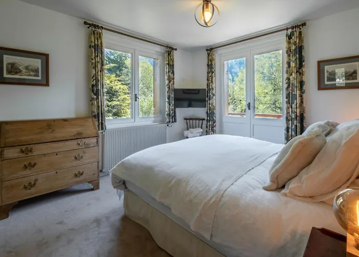 De L'aiguille With View On Mont Blanc