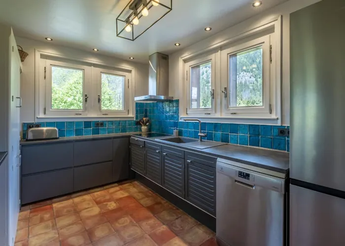 De L'aiguille With View On Mont Blanc *