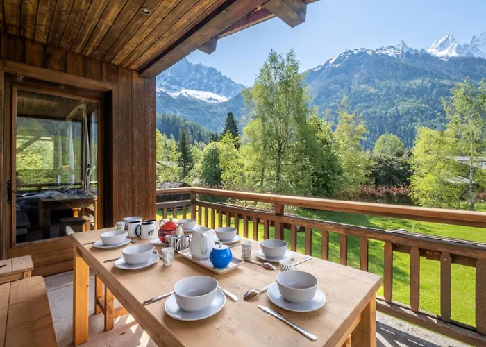 De L'aiguille With View On Mont Blanc