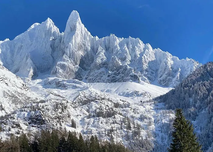 De L'aiguille With View On Mont Blanc